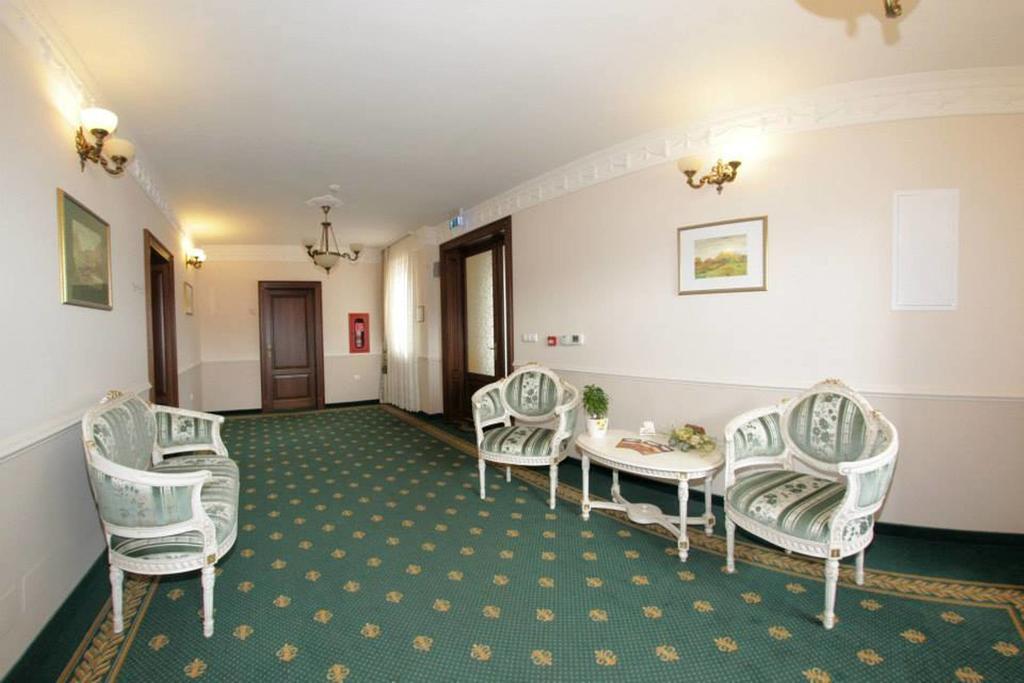 Hotel Slavia Salonta Zewnętrze zdjęcie