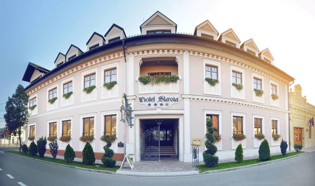 Hotel Slavia Salonta Zewnętrze zdjęcie