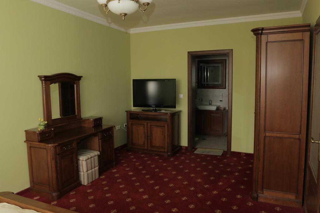 Hotel Slavia Salonta Zewnętrze zdjęcie