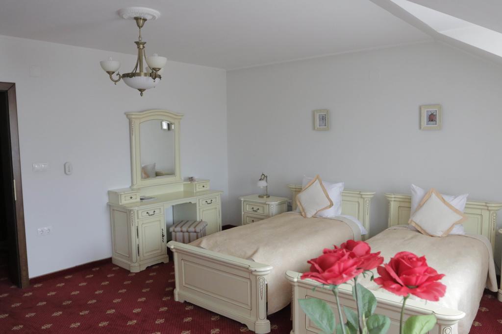 Hotel Slavia Salonta Zewnętrze zdjęcie
