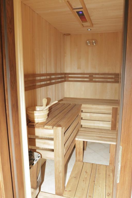 Hotel Slavia Salonta Zewnętrze zdjęcie