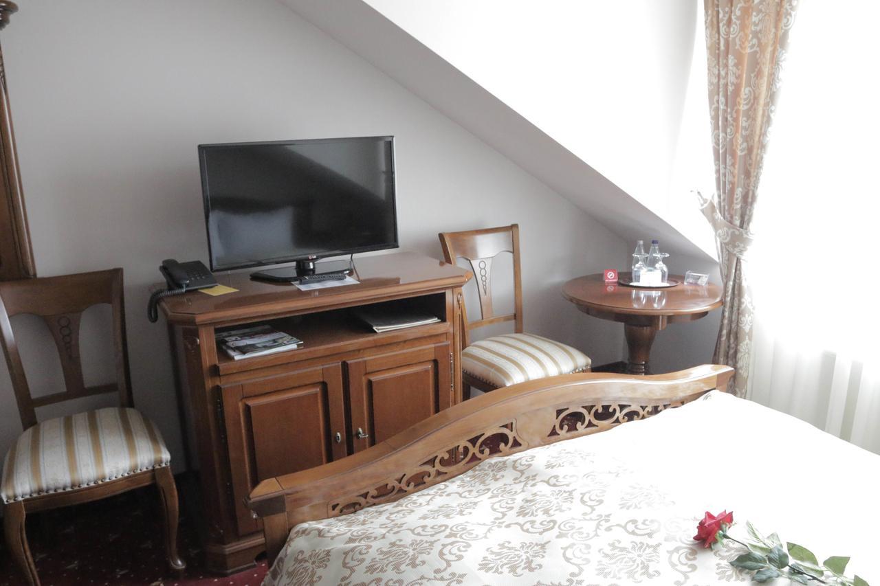 Hotel Slavia Salonta Zewnętrze zdjęcie