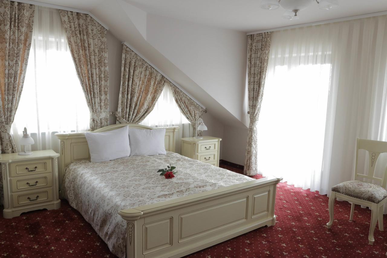 Hotel Slavia Salonta Zewnętrze zdjęcie