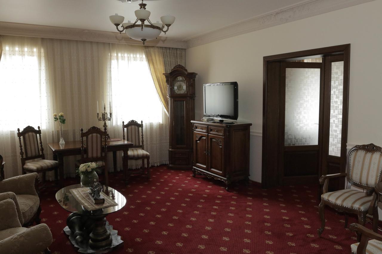 Hotel Slavia Salonta Zewnętrze zdjęcie
