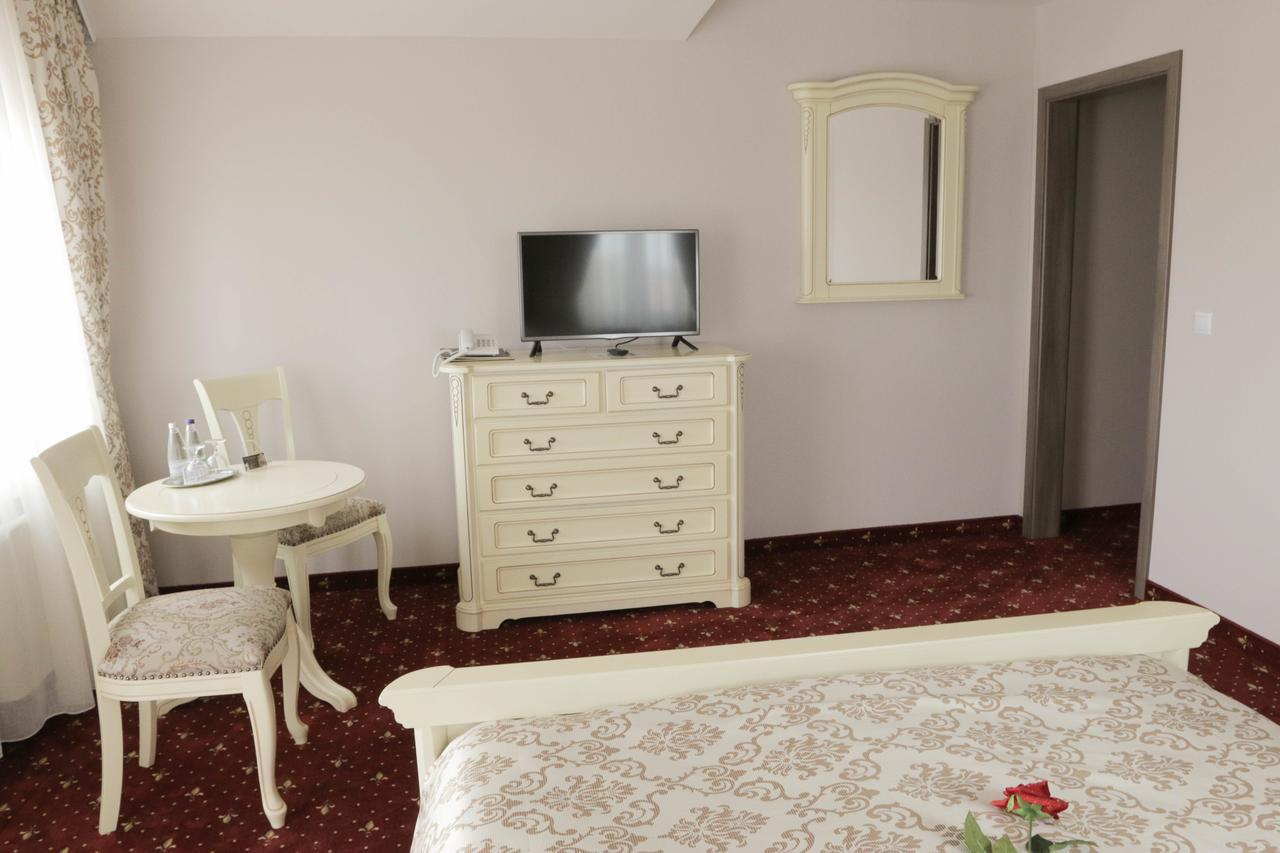 Hotel Slavia Salonta Zewnętrze zdjęcie
